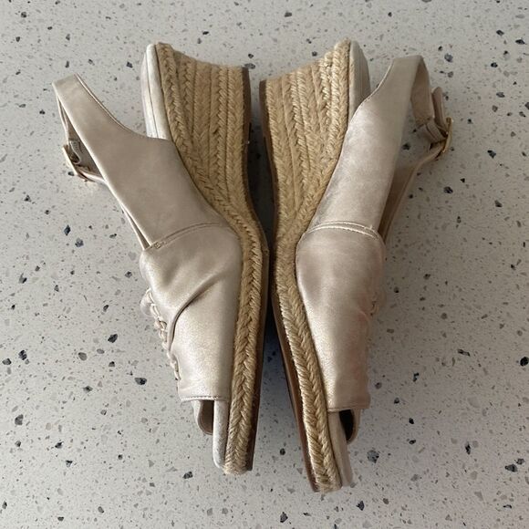 Easy Street Kindly Espadrille Slingback Wedge Gold Metallic Sandals Size 10 - Picture 3 of 14
